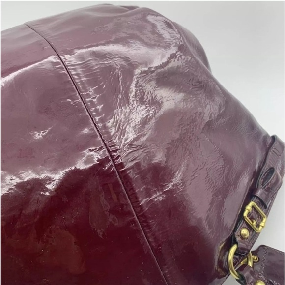 COACH Madison Lindsey Patent Leather Large 18627
Satchel in Plum Good Condition - Picture 9 of 12